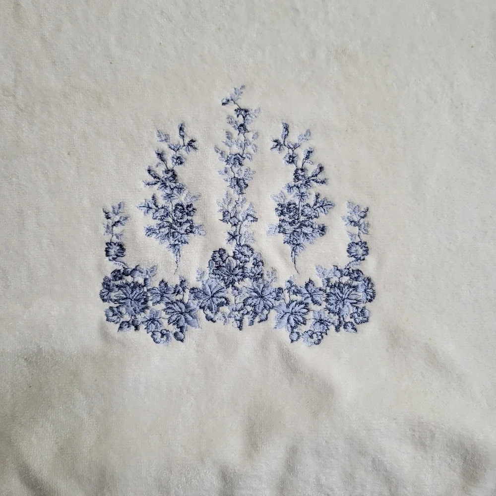 VTG Pair Laura Ashley Embroidered Blue Floral Bath Towel Made In USA Set Of 2